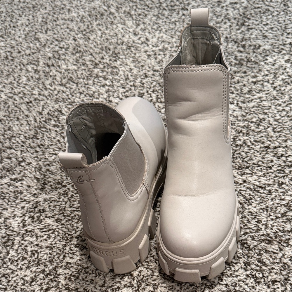 Platform boots